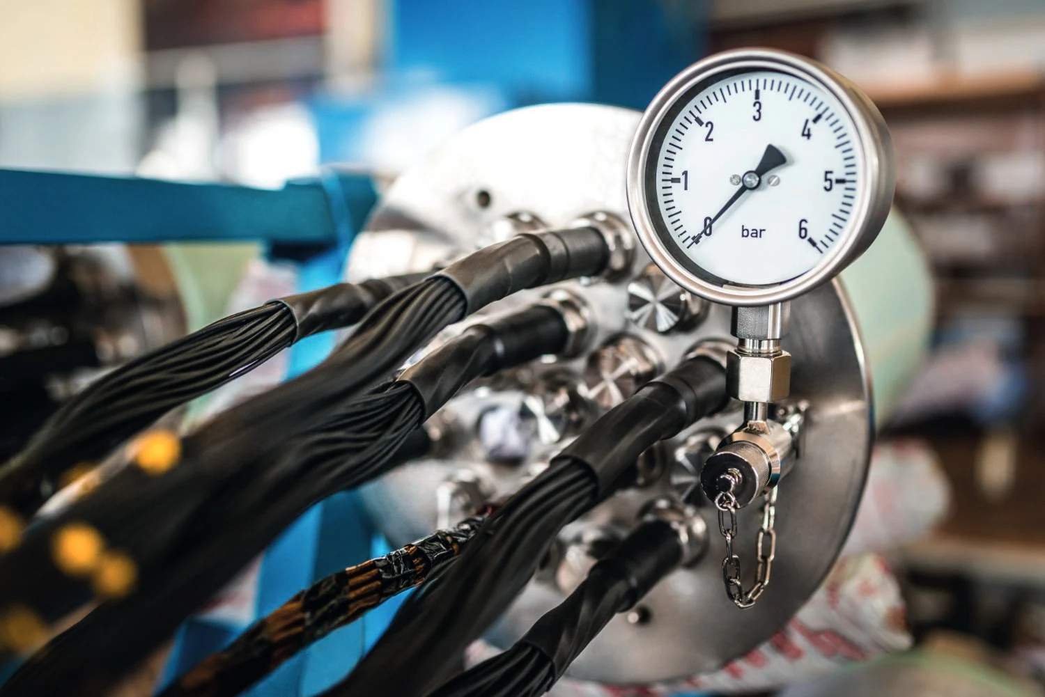 Industrial hoses and pressure instruments